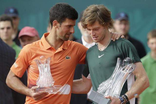 利用老鹰的 利用老鹰的